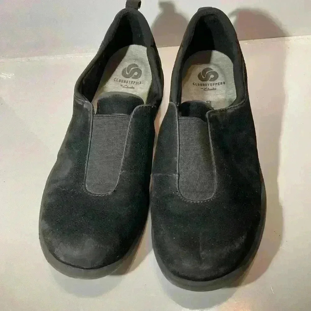 Clarks cloudsteppers ,flat, soft cushion,black women’s size 8 ￼